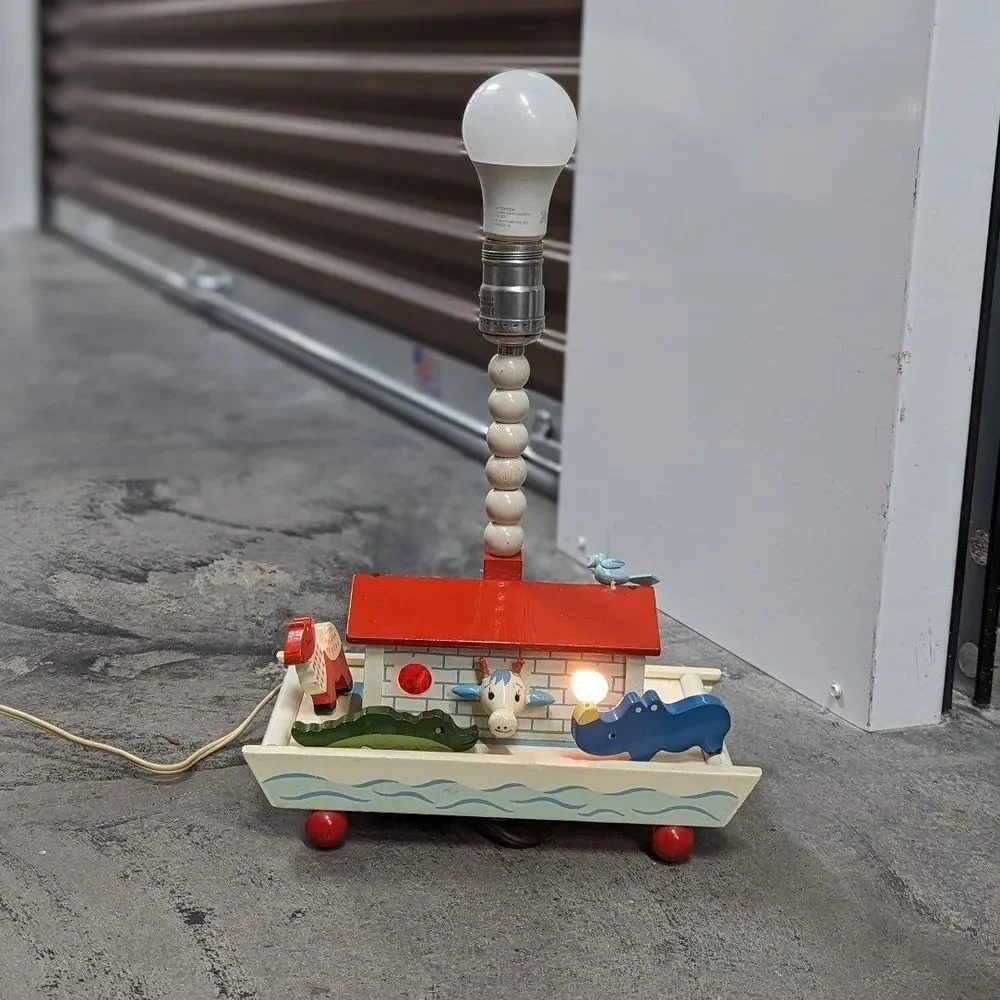 Vintage Children's Wooden Animal Boat Lamp w Three‎ Light Settings